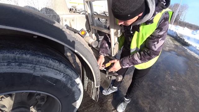 СНИМАЕМ ВИДЕО ДЛЯ ПРОПУСКА НА ЗАВОД // МЕЛКИЙ РЕМОНТ, СОБИРАЕМ СОПЛИ!!! смотреть онлайн