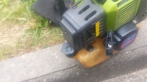 Бензокоса заводится и глохнет.Слабая подача топлива