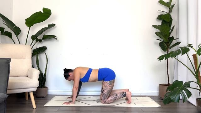 5 Min Morning Yoga Stretch (DAY 30) смотреть онлайн