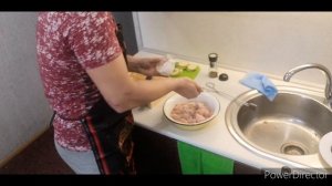 Куриная грудка с овощами, на сковороде.