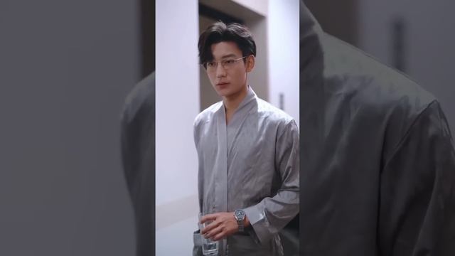 《一不小心撩錯人！》“我的心在哪一邊？”“左邊。”“不，在你的那一邊！”?全集#甜宠 #腹黑 #短剧 #都市 #霸道总裁 смотреть онлайн