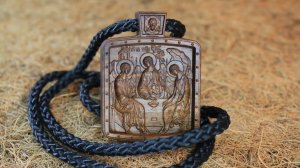 Halsanhänger - Die Dreieinigkeit; Нательная икона - Троица; Material: Santos/Palisander