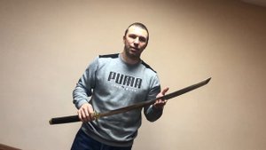 Японский меч катана режет бреет тестирую перед отправкой. Обзор меча из кованой стали х12мф Акела