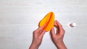 Груша из бумаги