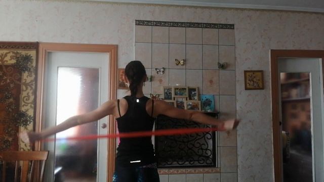 Комплекс с резинкой для укрепления трапеции, профилактика остеохондроза