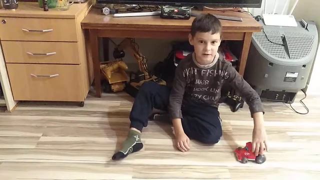 Гоночная, поющая машина. Жми на шлем! смотреть онлайн