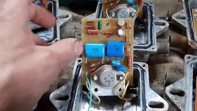Палладия нет, но Он есть! Зеленые КМ Конденсаторы в Автомобильном Коммутаторе!