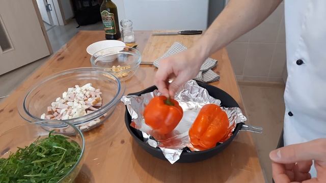 Салат с запеченным красным болгарским перцем и рукколой смотреть онлайн