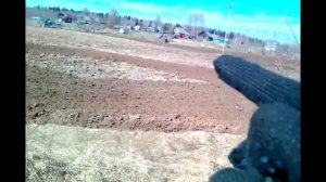 Вспашка и культивация поля трактором мтз-82.1