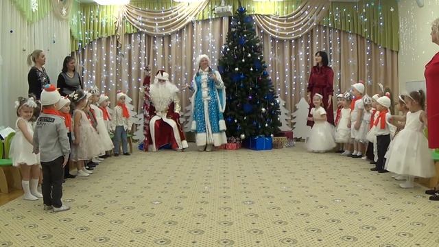 Первый Новогодний утренник в детском саду ? ПАПА Дед Мороз ?