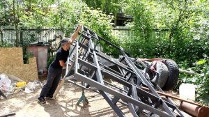 Как перевернуть тяжелую раму в одиночку. Как построить внедорожный дом на колесах (караван). Ч.3