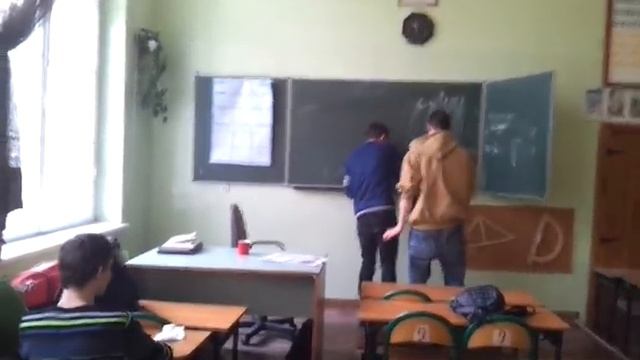 Spadająca tablica. смотреть онлайн