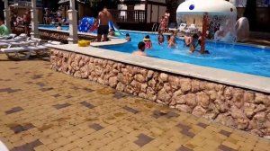 Геленджик. ЛОК СОЛНЕЧНАЯ бассейн