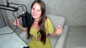 Julia Milows is Singing popular songs in stream on Trovo and Twitch