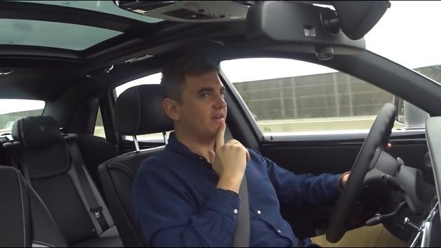 This is how to drive a Rolls-Royce Ghost! смотреть онлайн