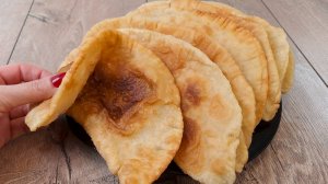 Они такие вкусные, что хочется есть их каждый день. Простой и вкусный рецепт чебуреков.