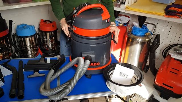 Какой пылесос выбрать для химчистки? Конечно Soteco Tornado 200! смотреть онлайн