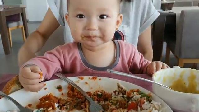 Айлин тамақтануда смотреть онлайн