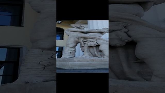 Васильевский остров. Фасад Горного университета с другой стороны"Геракл, борющийся с Антеем"
