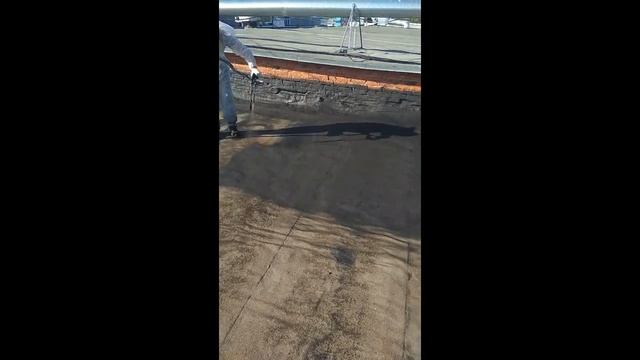 Напыляемая гидроизоляция плоской, мягкой кровли жидкой резиной. смотреть онлайн