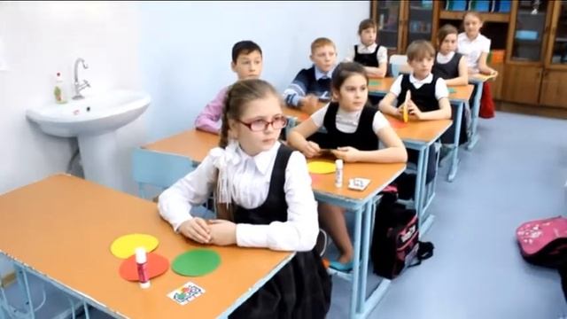 Занятие по ПДД в 4а классе ГБОУ СОШ №22 г Сызрань смотреть онлайн