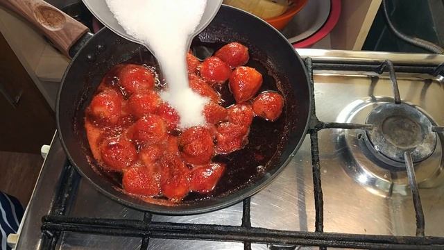 Смотреть всем!!! Варенье на сковороде /Клубничное варенье?на сковороде
