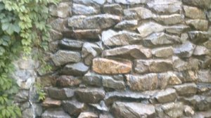 Водопад в стене