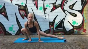 Splits Stretch Routine - The Splits Flexibility Training GYM, CONTORTI