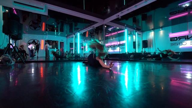 Ксения Никитина // FRAME-UP STRIP (Новокузнецкая) смотреть онлайн