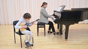 Остроухова Алена 11 лет (домра), А.Андреев "Вальс"