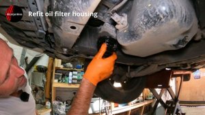 Toyota RAV4 2.2 Diesel (2015) - Oil and Oil Filter Change