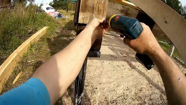 Как Построить Мастерскую Не Как у Всех - 5 серия - Обвязка Основания Брусом - Жизнь в Деревне смотреть онлайн