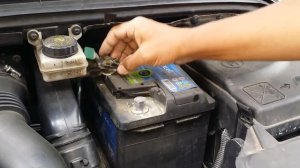 How To Remove Peugeot 307 Battery