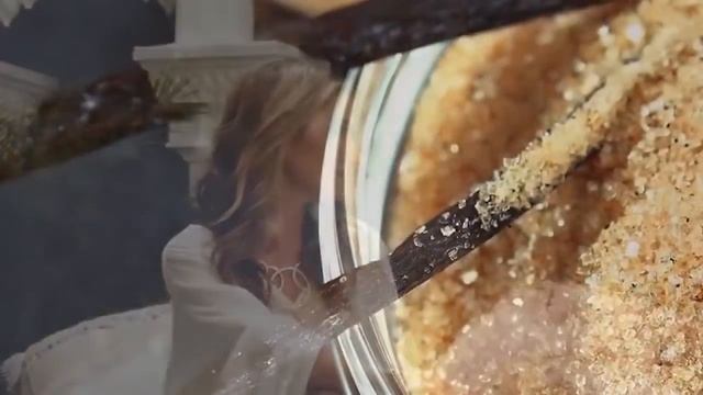 Introducing Tangier Vanille – a new AERIN Fragrance смотреть онлайн