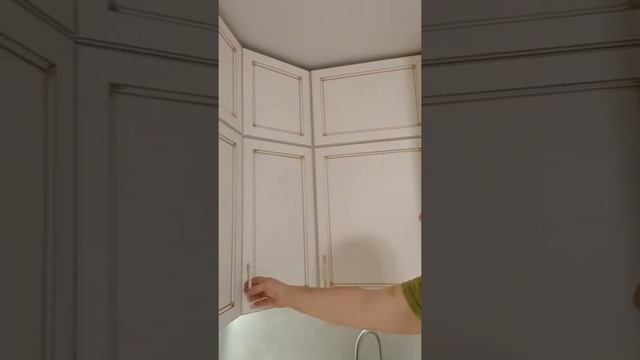 Классическая кухня до потолка. смотреть онлайн