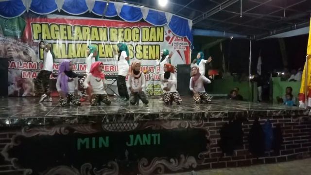 Dance keren Broken angel anak MI Janti Slahung Ponorogo смотреть онлайн