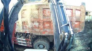 Погрузка соломы на ферме ? Hidromek 102b Alpha A5