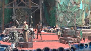 Шоу в Water World, парк развлечений Юниверсал Студио, остров Сентоза, Сингапур