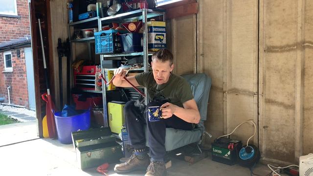 Five uses for the Morris Minor starting handle смотреть онлайн