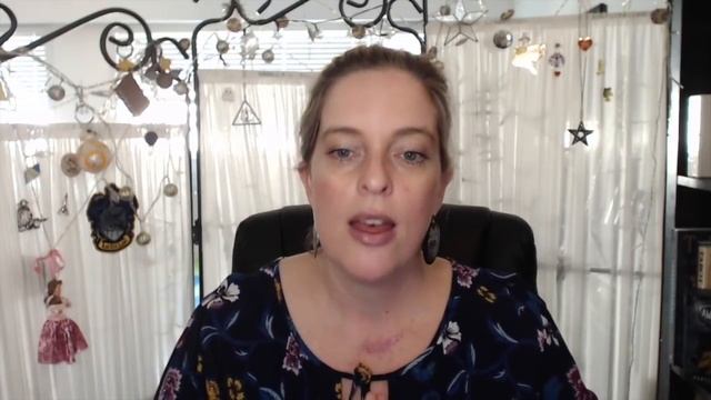 Dream Interpretation with the Tarot and Dream Interpretation Tarot Spread смотреть онлайн