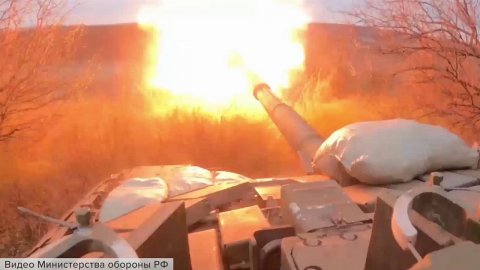 Танки Т-72 уничтожили украинскую артиллерию и минометы, стянутые к границам Белгородской области
