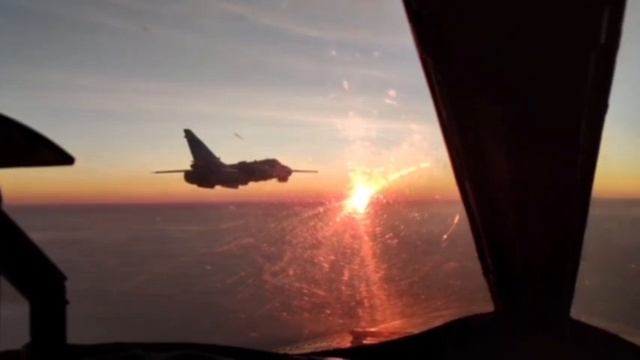 Красивое! ? Фронтовой бомбардировщик Су-24М с подвешенным ФАБом с УМПК. ?? !!!
