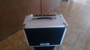Ibanez TSA 5 Combo Amplificador de Bulbos 5 Watts, bocina Celestion.