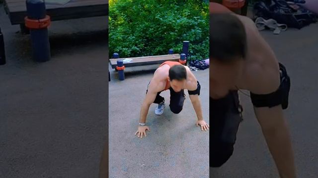 отжимайся как Майк Тайсон #индийскиеотжимания #тренировкагруди #тренировкаплеч #домашняятренировка