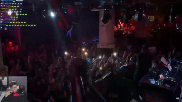 Смотрим концерт Мазеллова в Казани // MZLFF LIVE (Запись стрима Аратоссика) смотреть онлайн