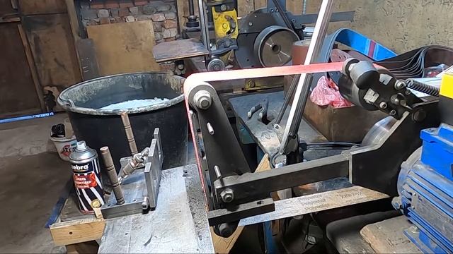 Небольшое видео о слесарке и первые успехи в этом нелегком деле смотреть онлайн