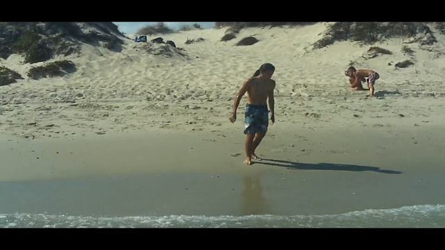 Ale, Kiki & Gede - Beach Day смотреть онлайн