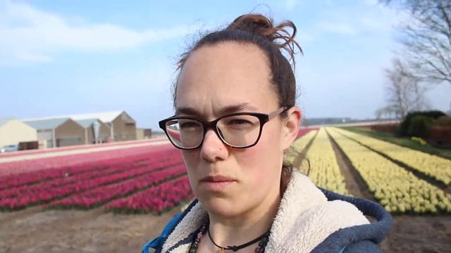 Yoga in the Flower Fields vlog - Rozananda Yoga смотреть онлайн