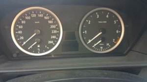 BMW E60 5 SERIES  ЧТО  ПРОИСХОДИТ  С  АВТО  ПРИ НИЗКОМ УРОВНЕ ЗАРЯДКИ  АКБ.