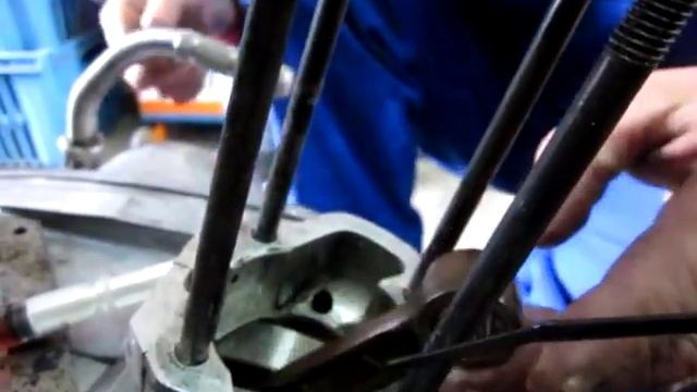 Сборка поршневой  Минск с лепестковым клапаном часть 2 смотреть онлайн